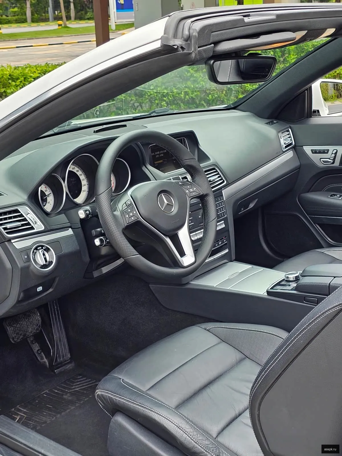 Mercedes-Benz E-Class 4