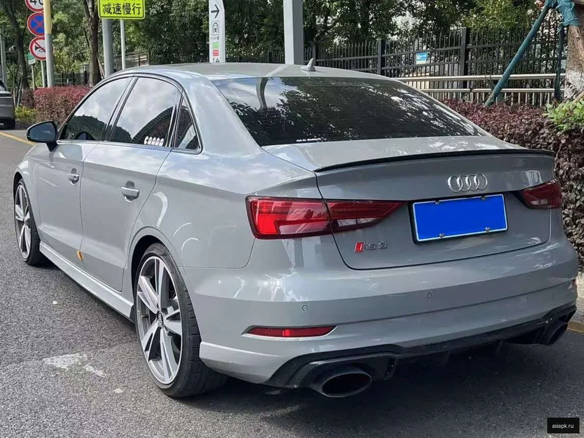 Audi RS3 4