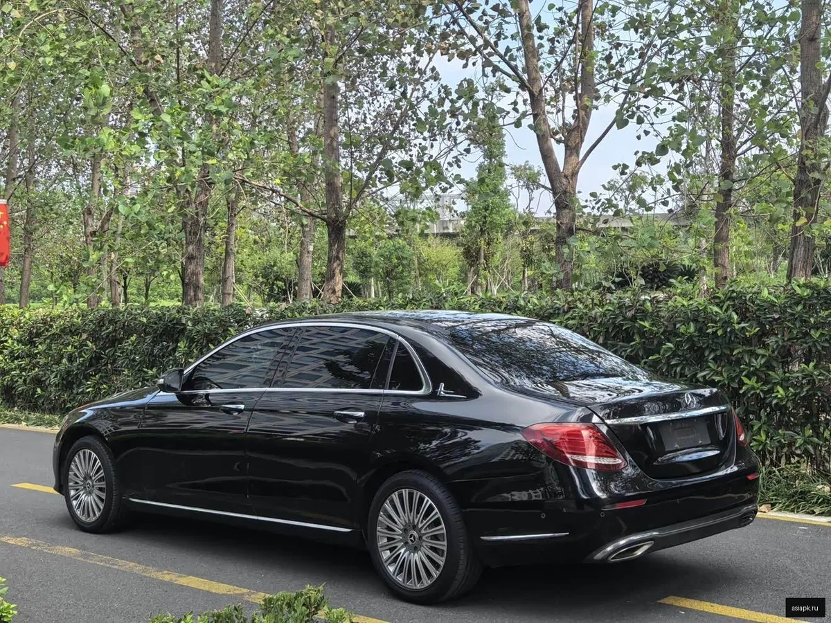 Mercedes-Benz E-Class 3