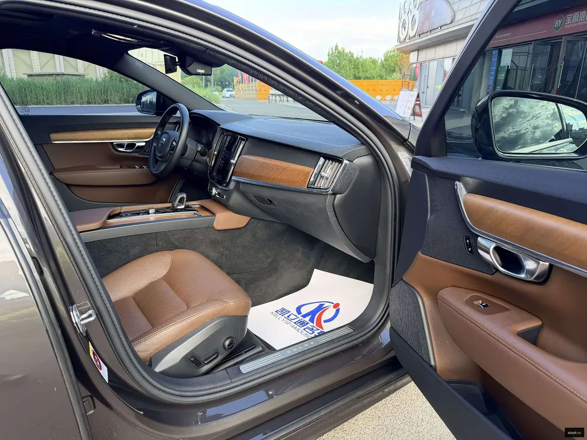 Volvo S90 6