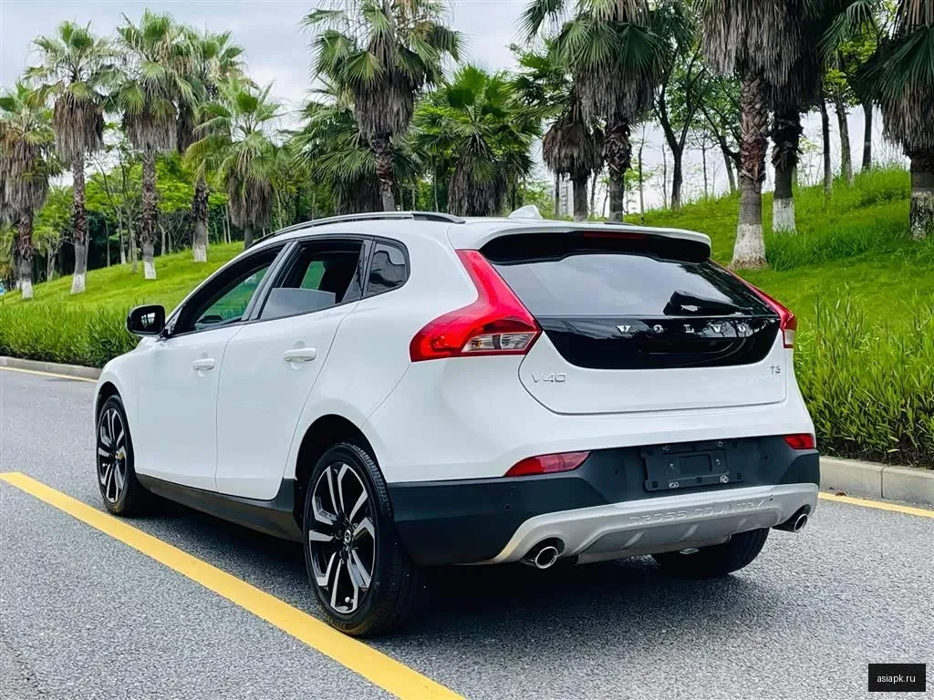 Volvo V40 6