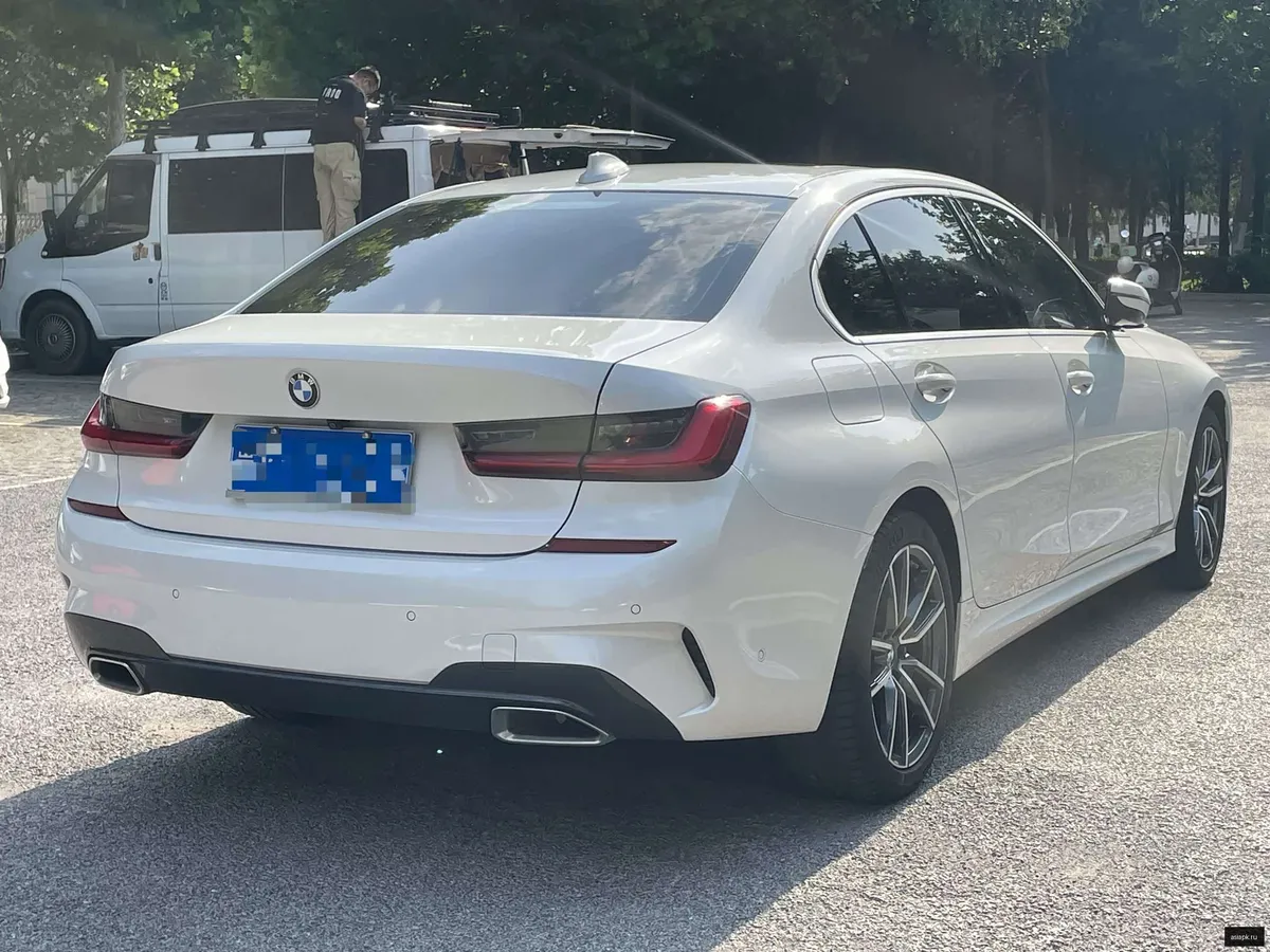 BMW 3-Series 6