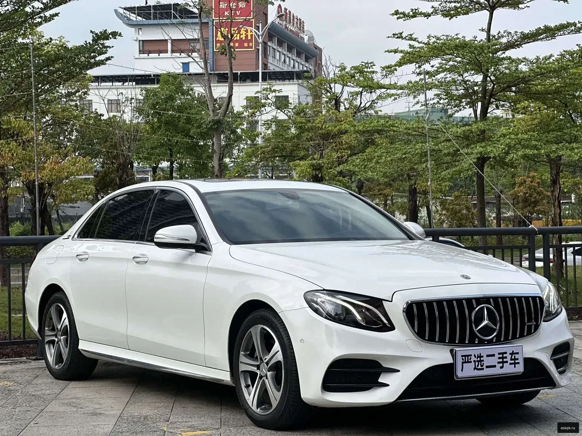 Mercedes-Benz E-Class 2