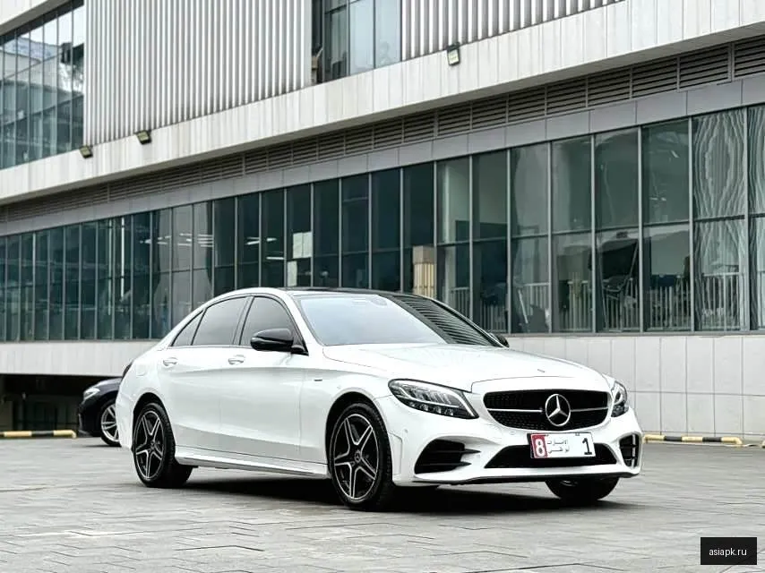 Mercedes-Benz C-Class 2