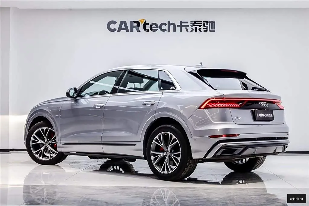 Audi Q8 4
