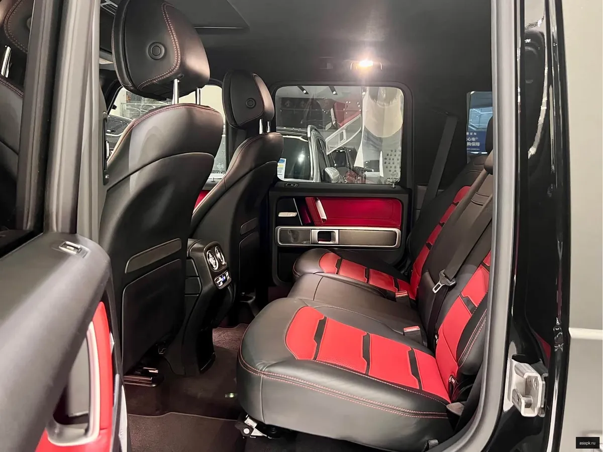 Mercedes-Benz G-Class 4