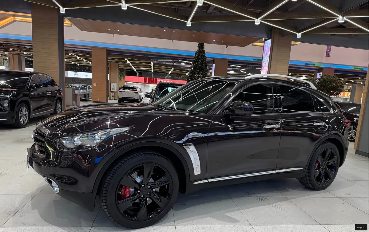 Infiniti QX70 3