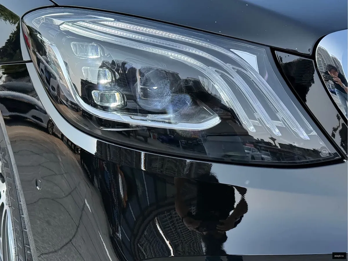 Mercedes-Benz S-Class 5