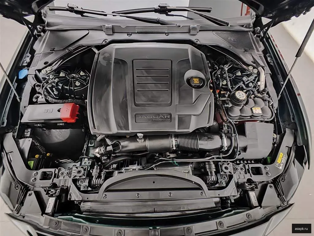 Jaguar XE 6