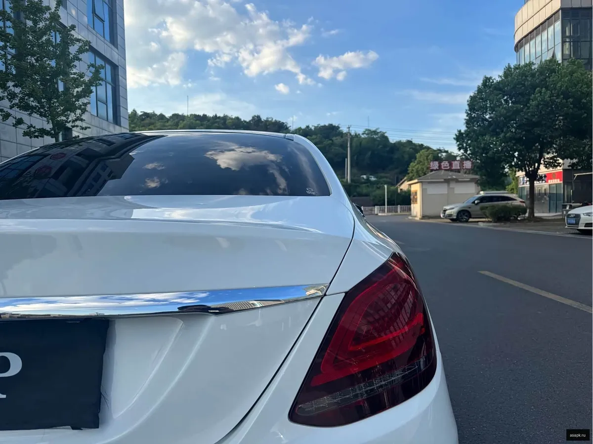 Mercedes-Benz C-Class 6