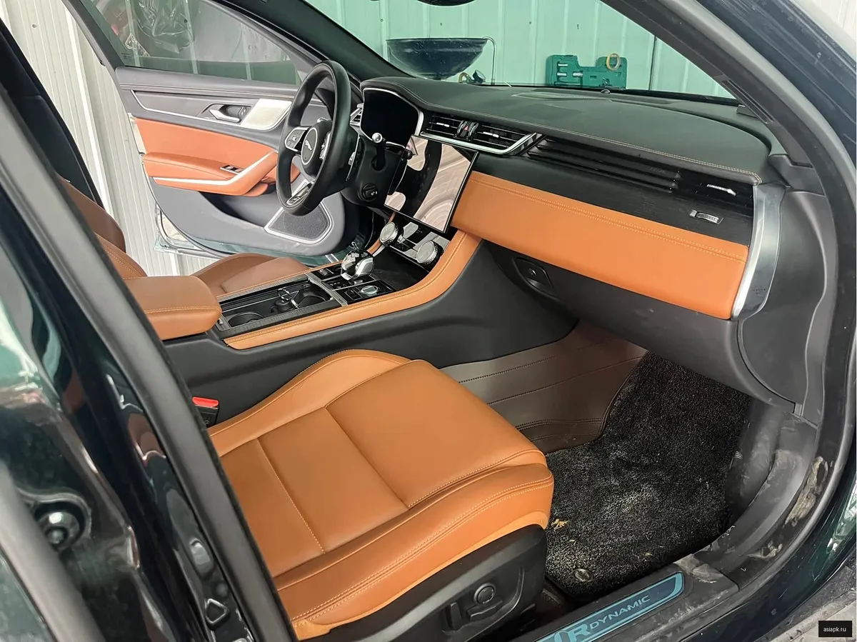 Jaguar XF 5