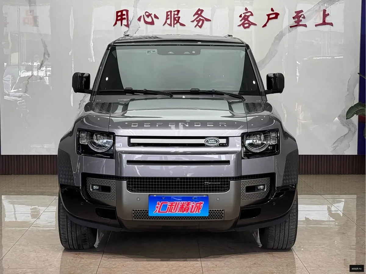 Land Rover Defender 3