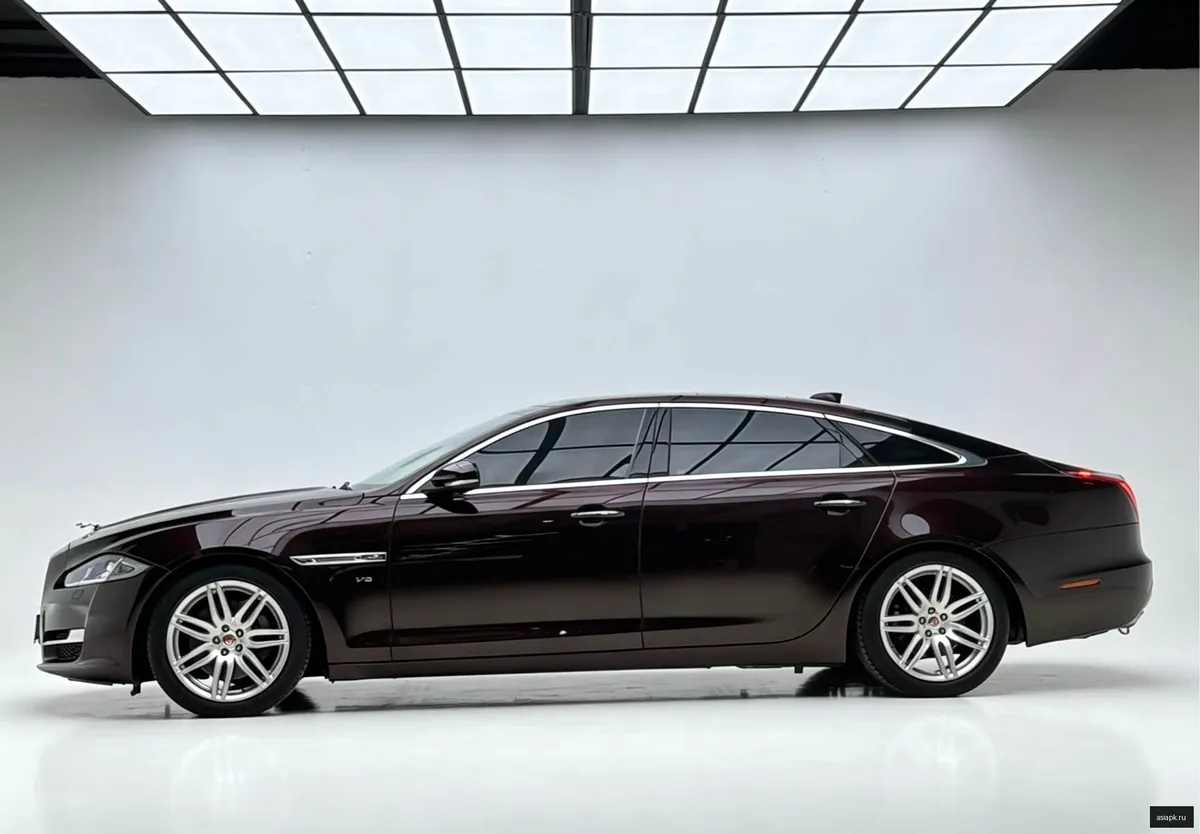 Jaguar XJ 3