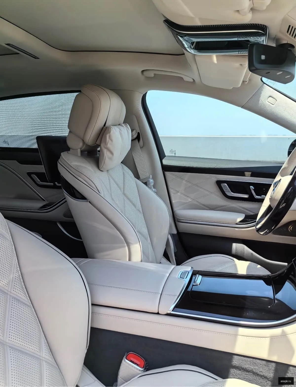 Mercedes-Benz S-Class 3
