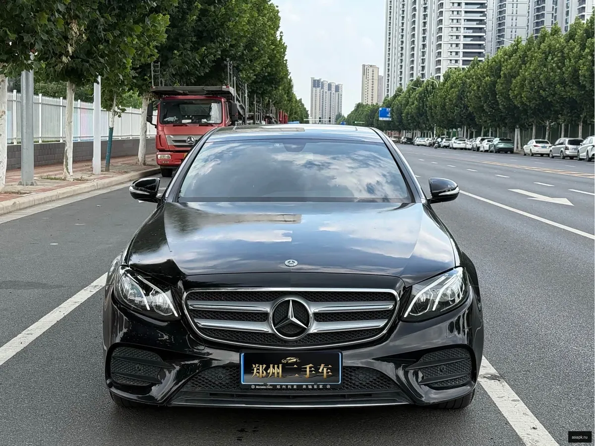 Mercedes-Benz E-Class 2