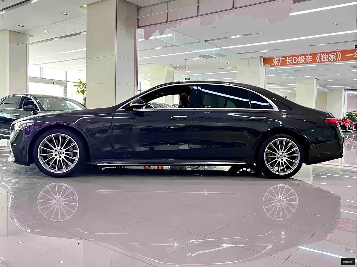 Mercedes-Benz S-Class 3