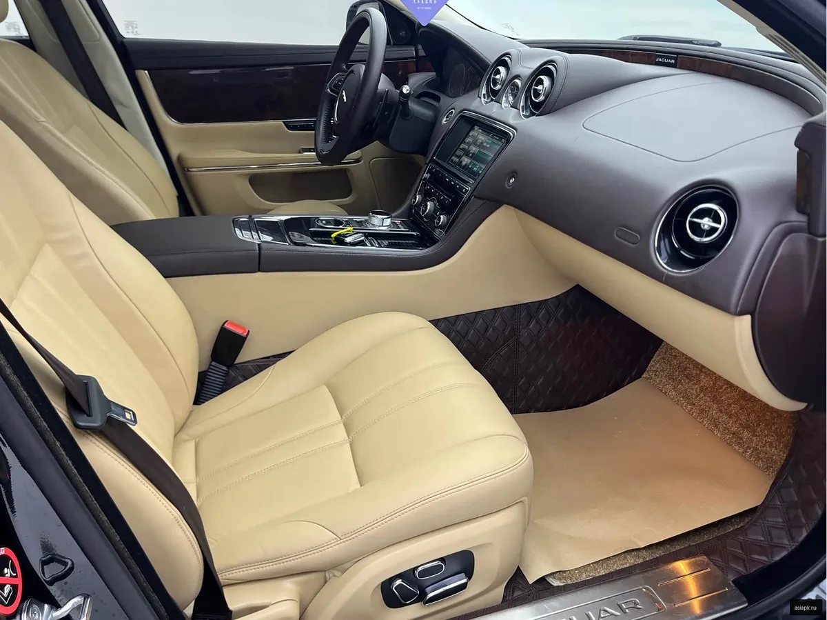 Jaguar XJ 6