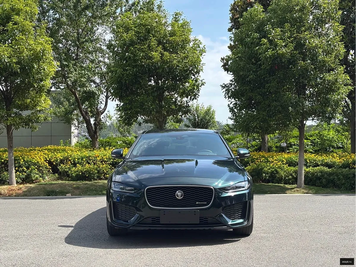 Jaguar XE 2