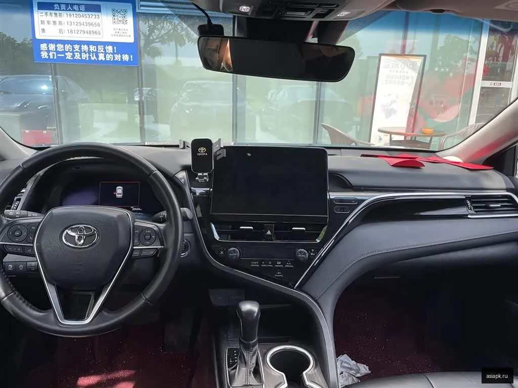 Toyota Camry 4