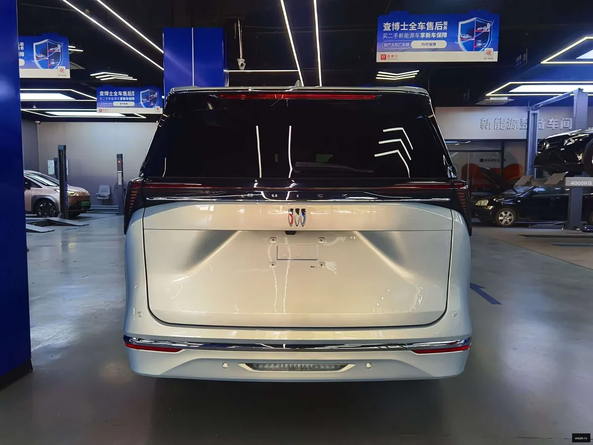 Buick GL8 5