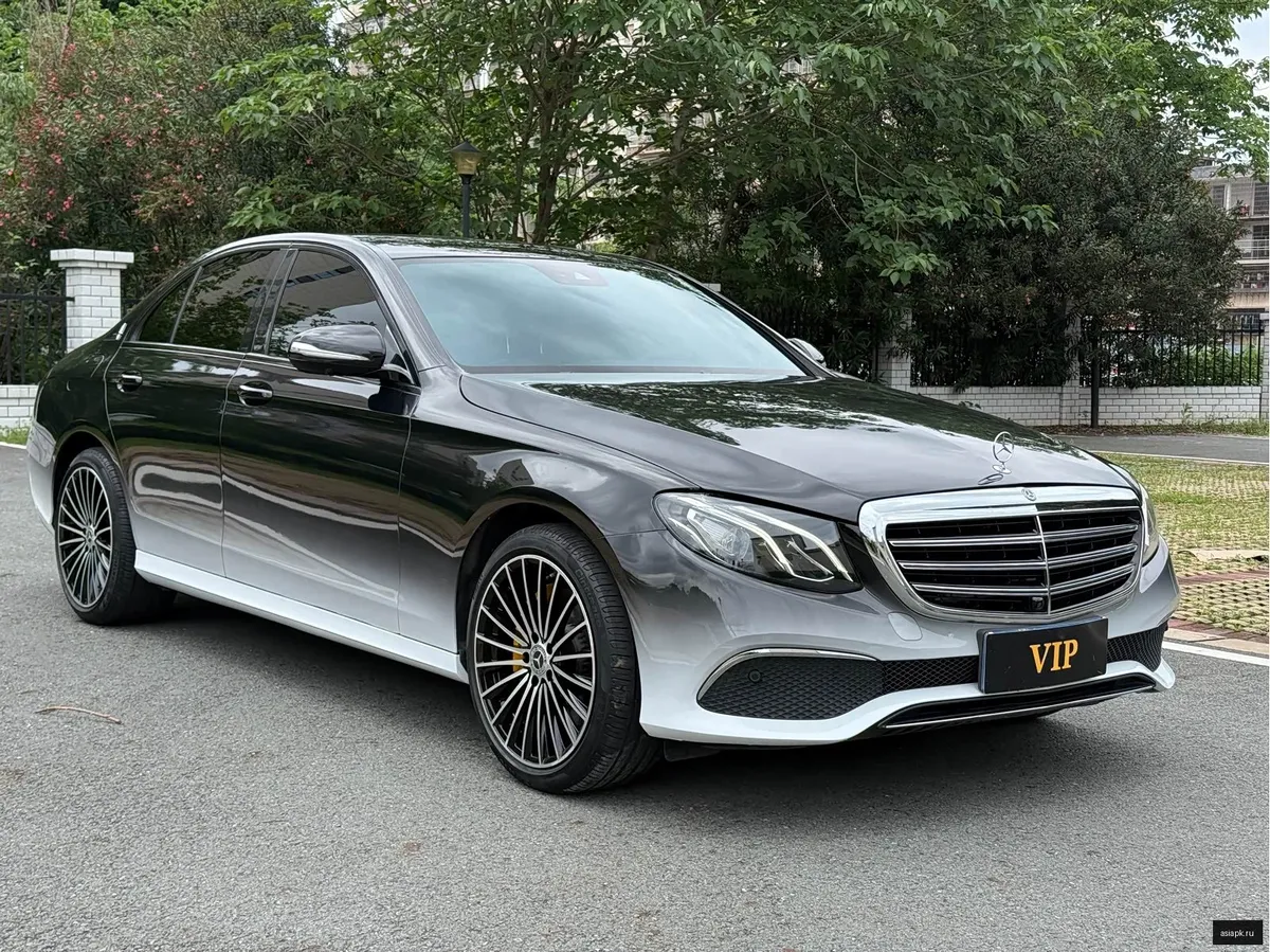 Mercedes-Benz E-Class 3