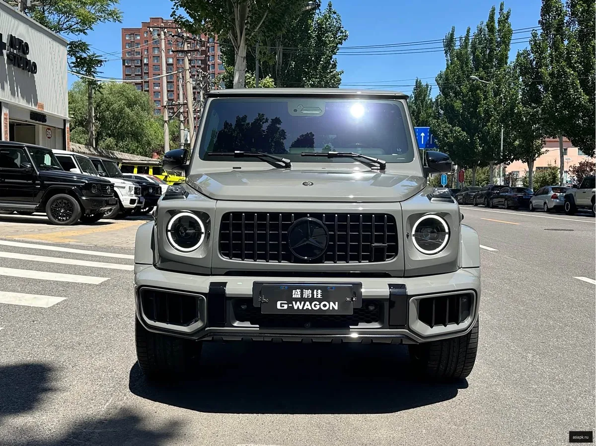 Mercedes-Benz G-Class 4