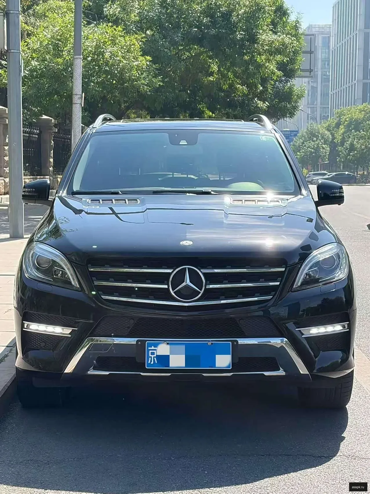 Mercedes-Benz M-Class 2