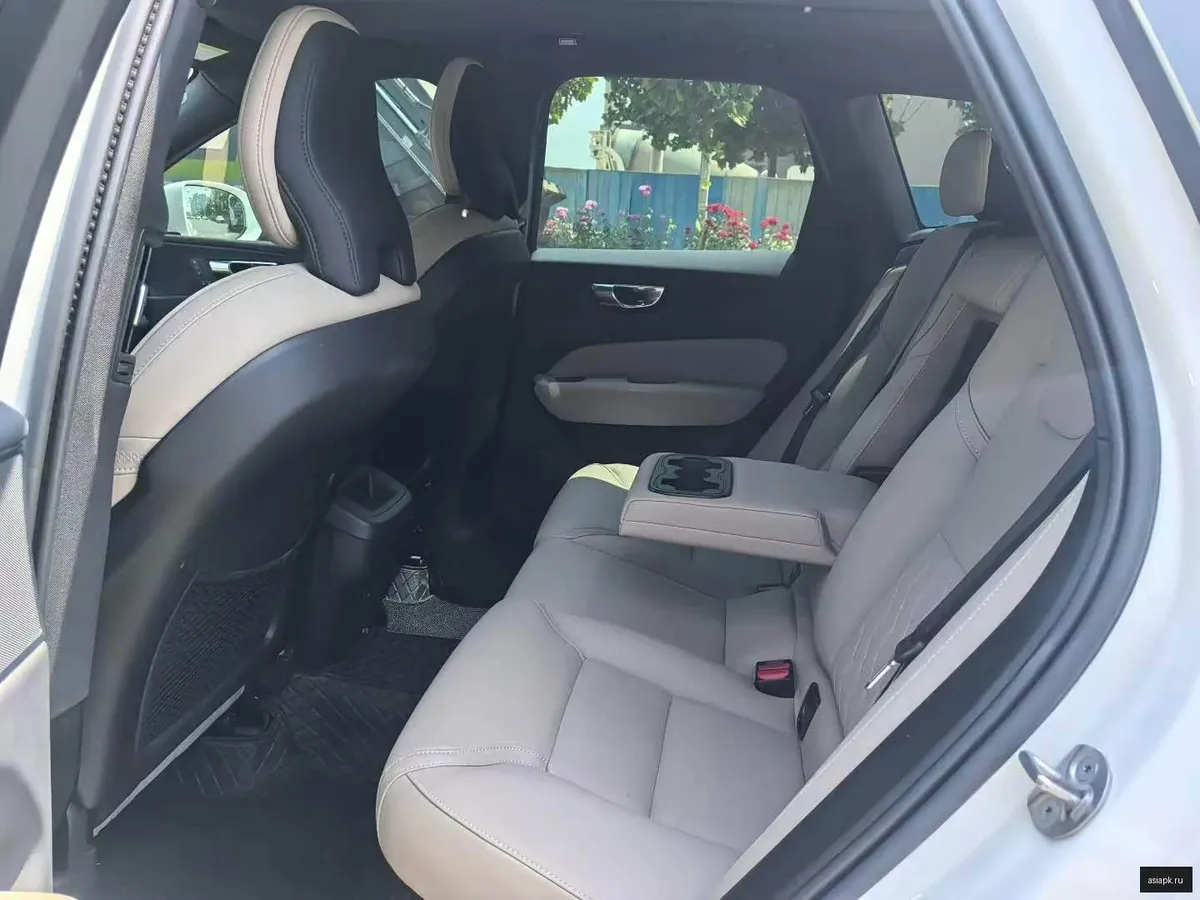 Volvo XC60 5