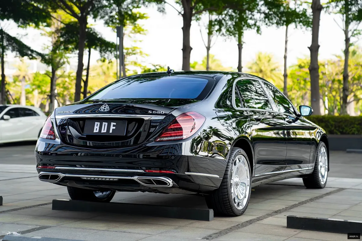 Mercedes-Benz S-Class 5