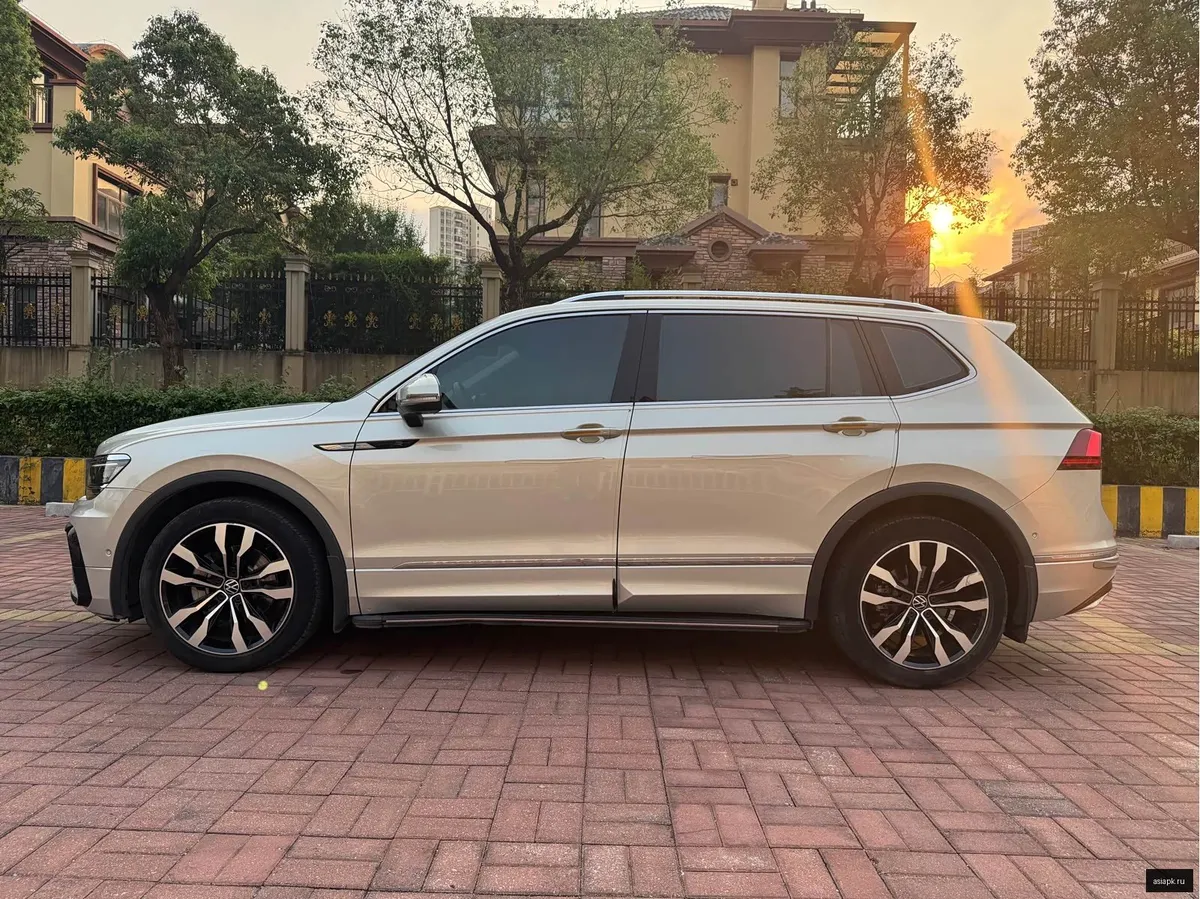 Volkswagen Tiguan L 4