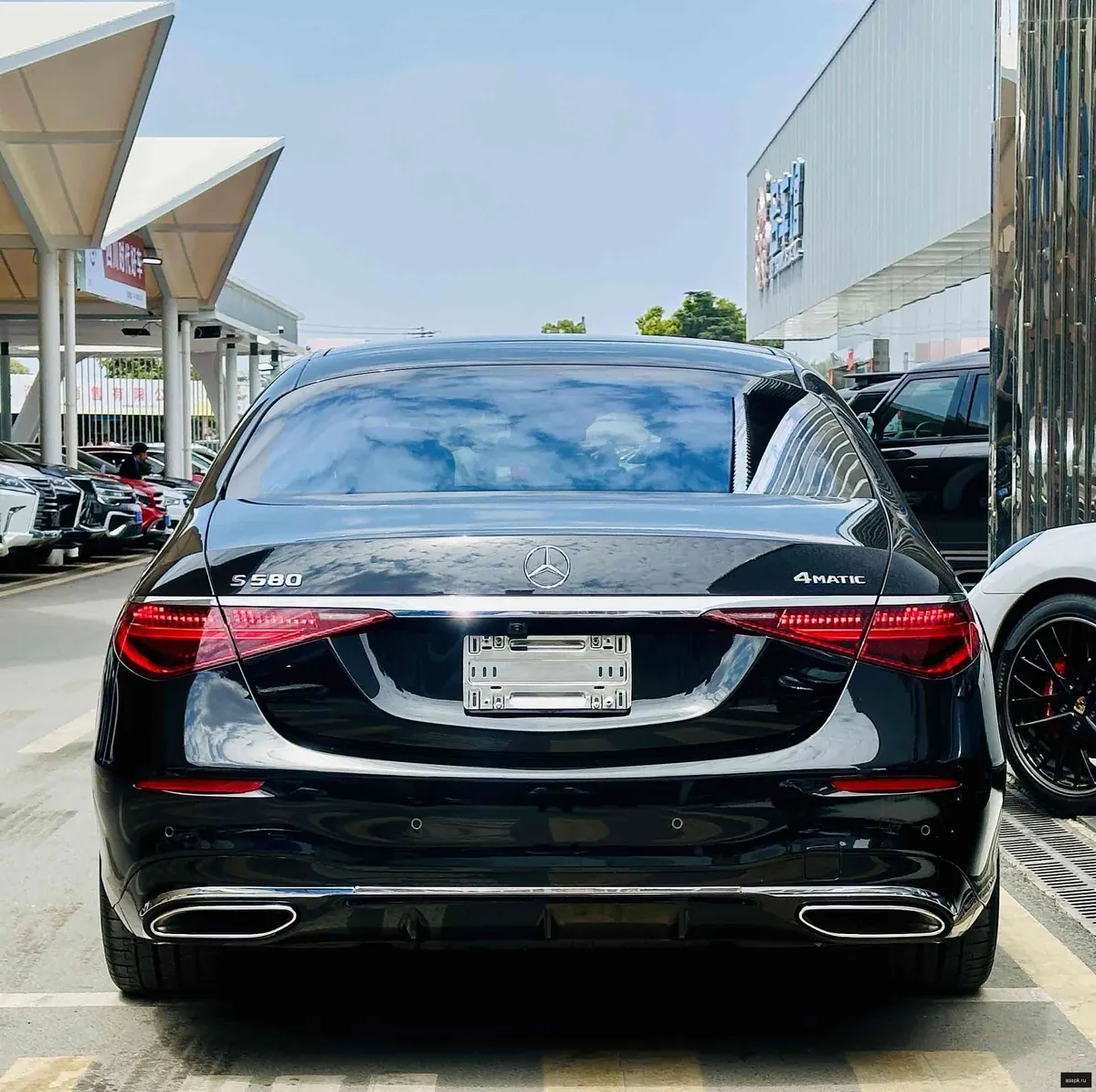 Mercedes-Benz S-Class 3