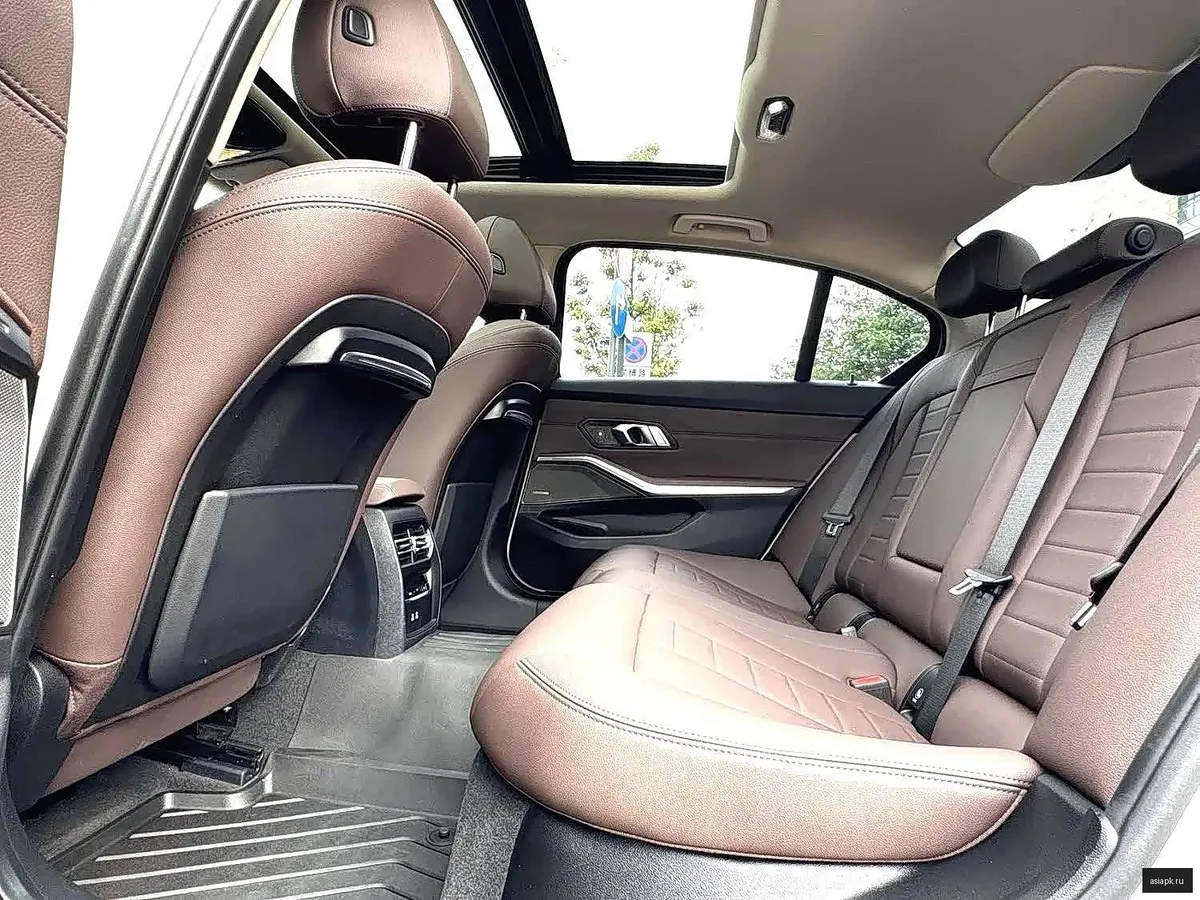 BMW 3-Series 6