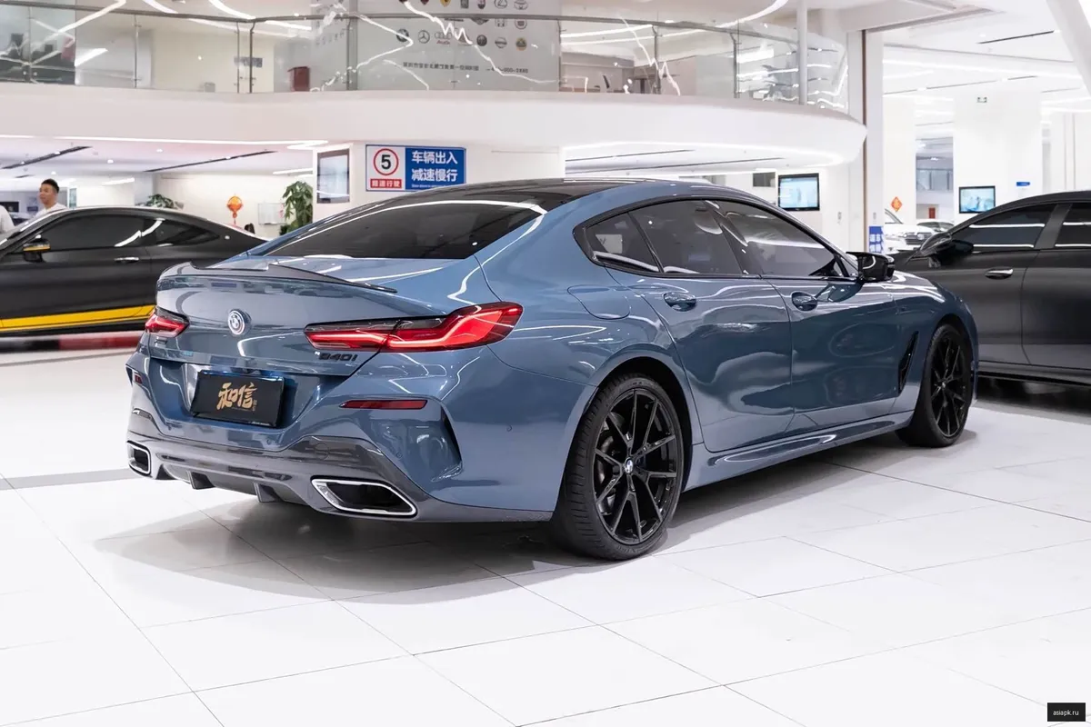 BMW 8-Series 6