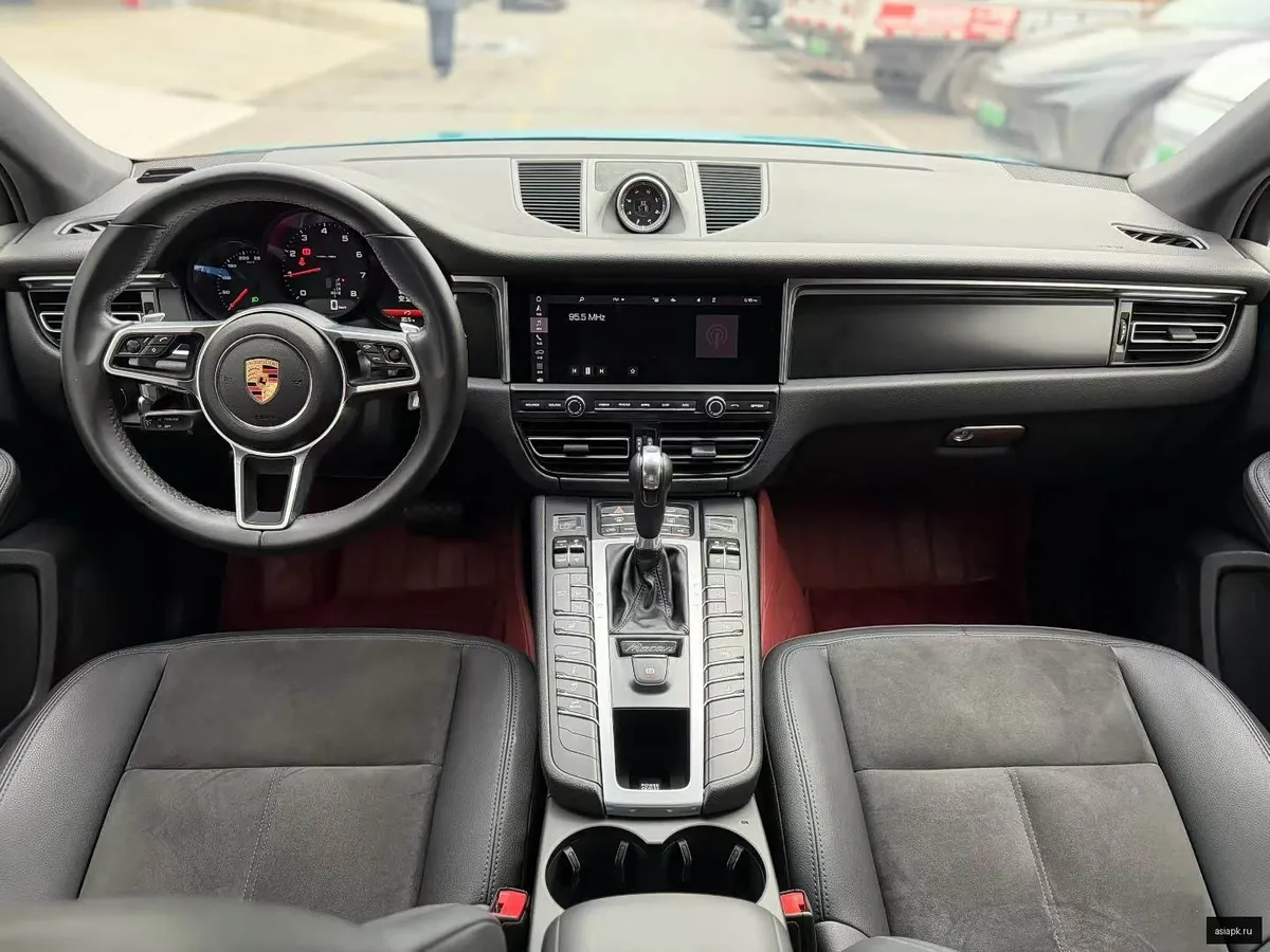Porsche Macan 5