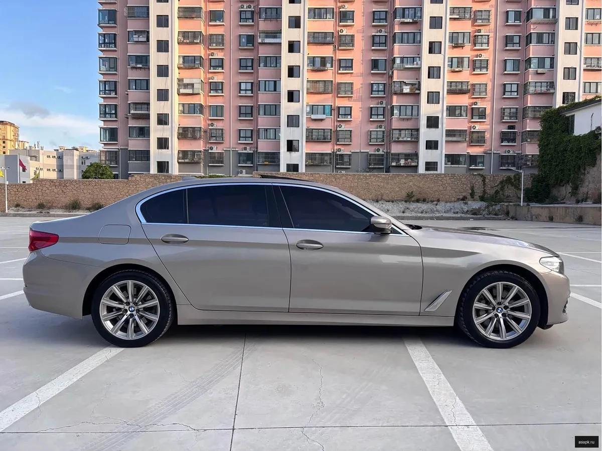 BMW 5-Series 6