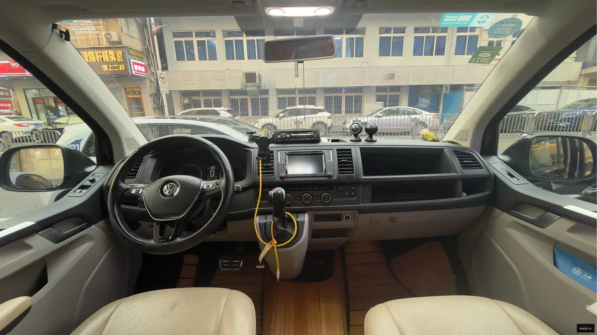 Volkswagen Caravelle 4