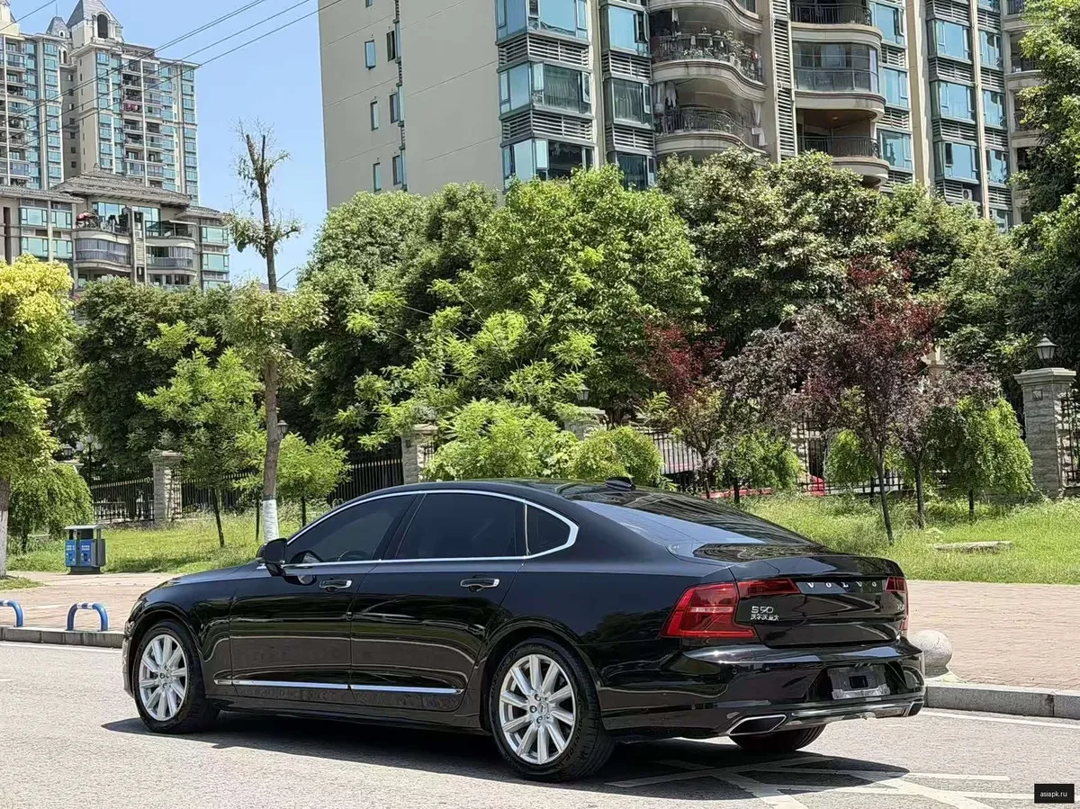 Volvo S90 5