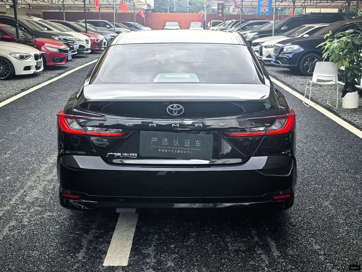 Toyota Camry 4