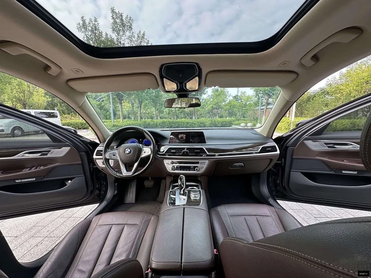 BMW 7-Series 6