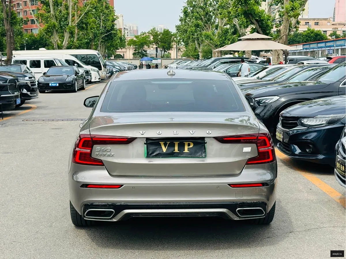 Volvo S60 5