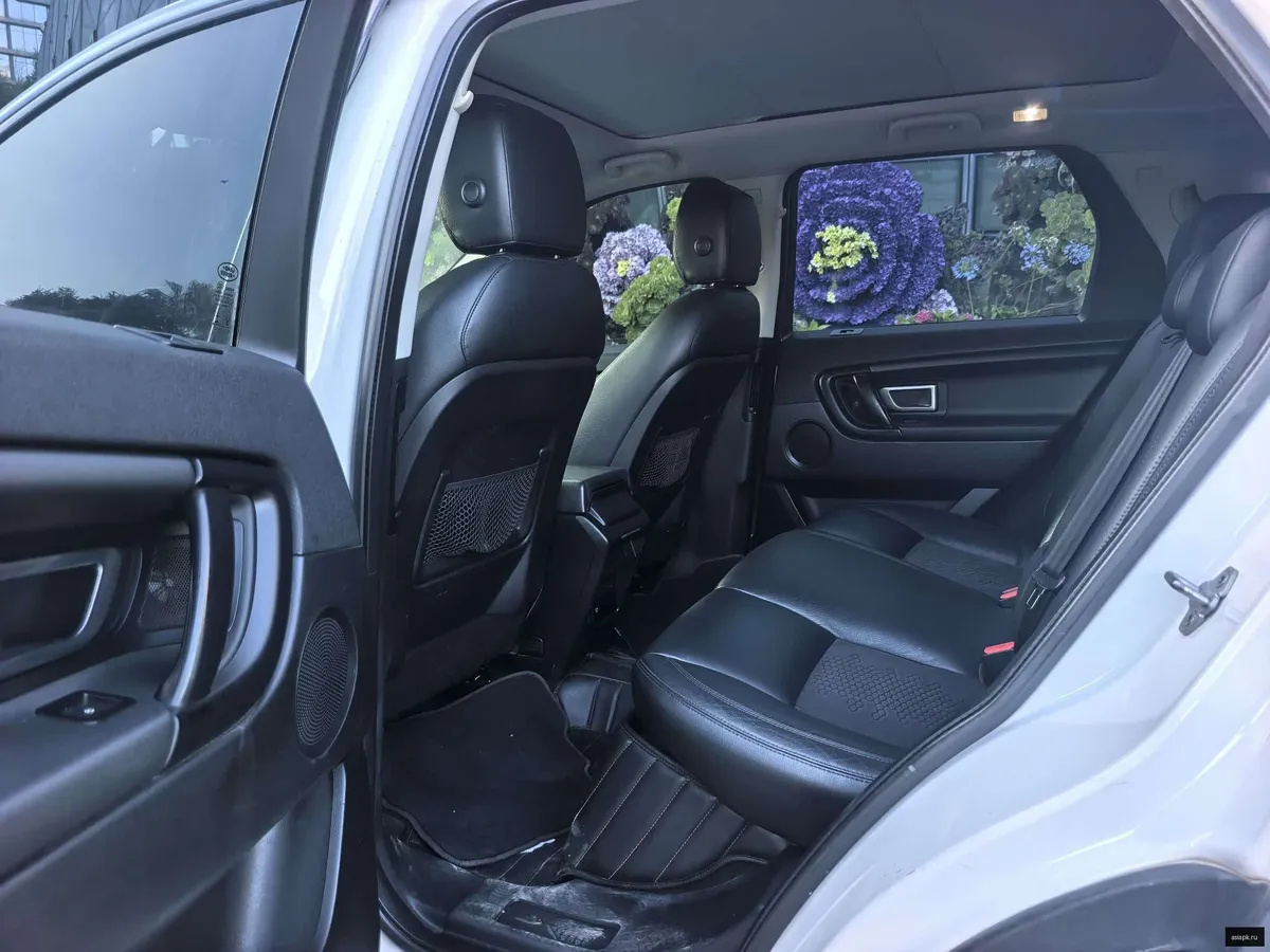 Land Rover Discovery Sport 6