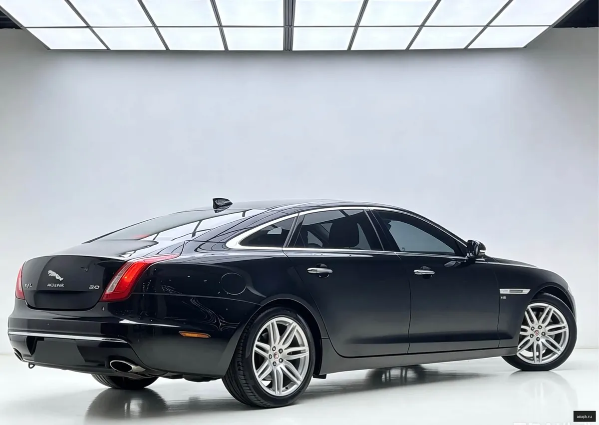 Jaguar XJ 4