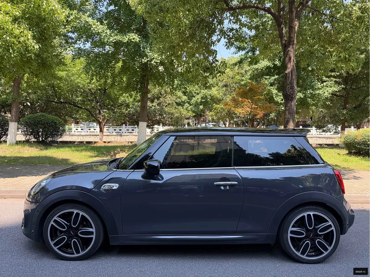 MINI Hatch 5