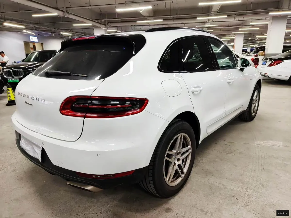 Porsche Macan 4