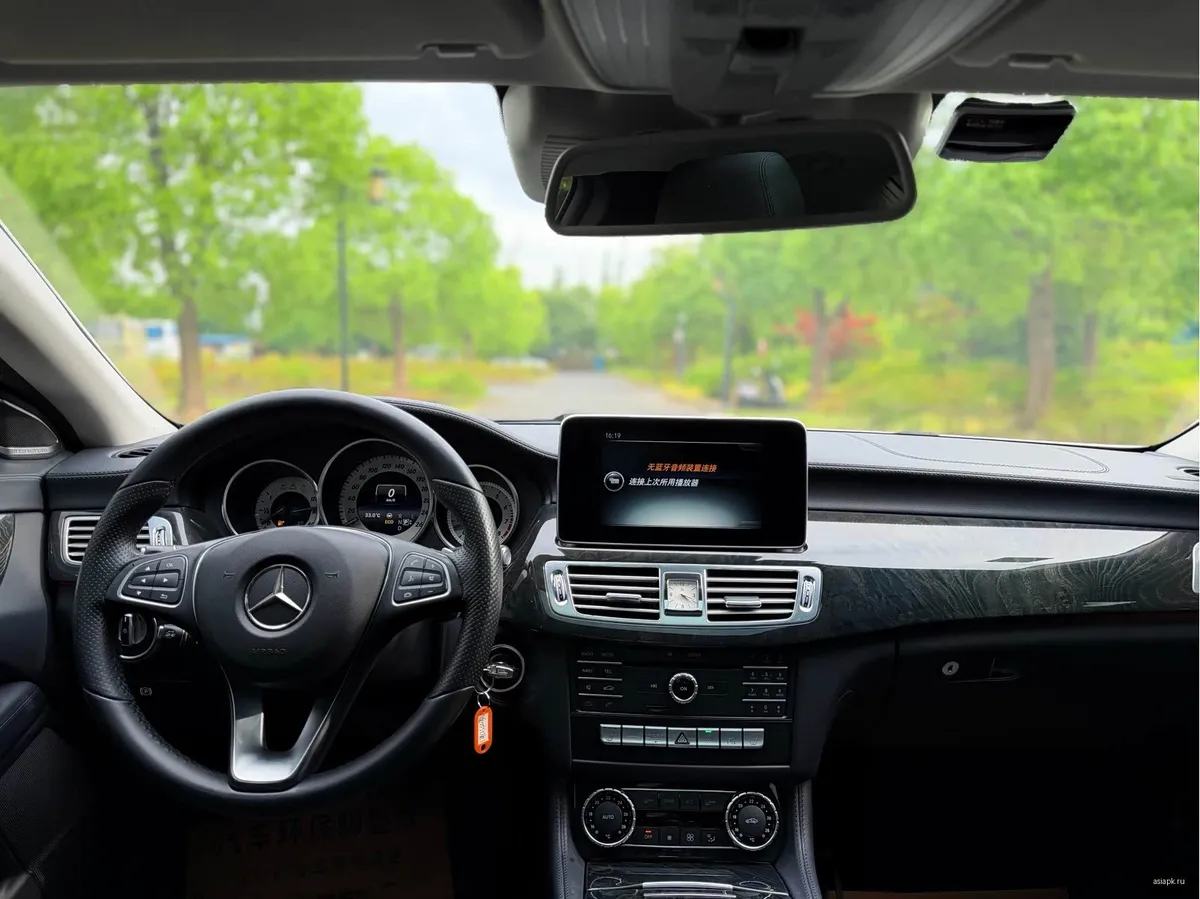 Mercedes-Benz CLS-Class 6