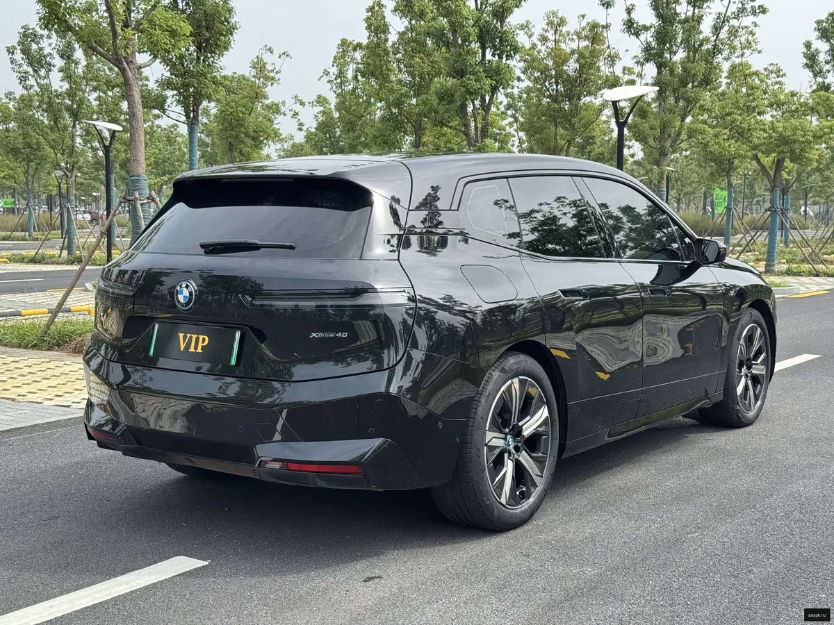 BMW iX 4
