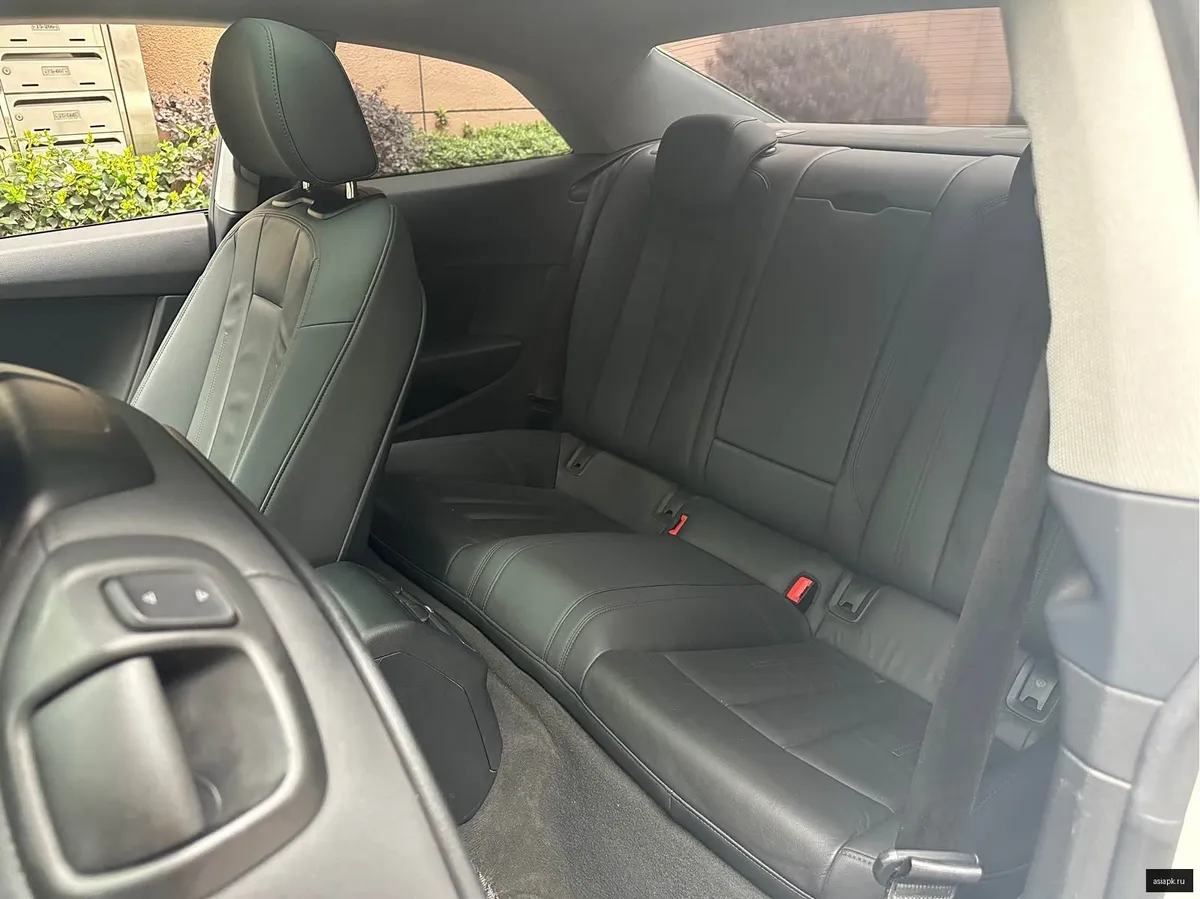 Audi A5 4