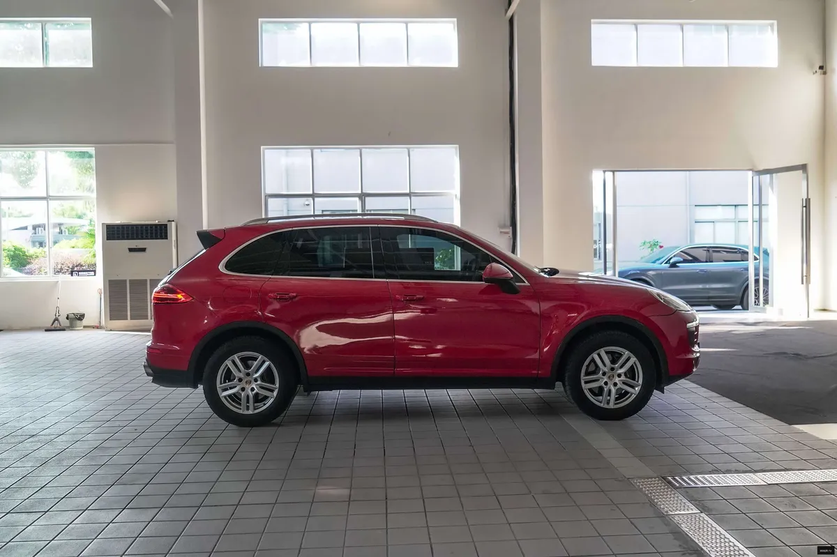 Porsche Cayenne 6