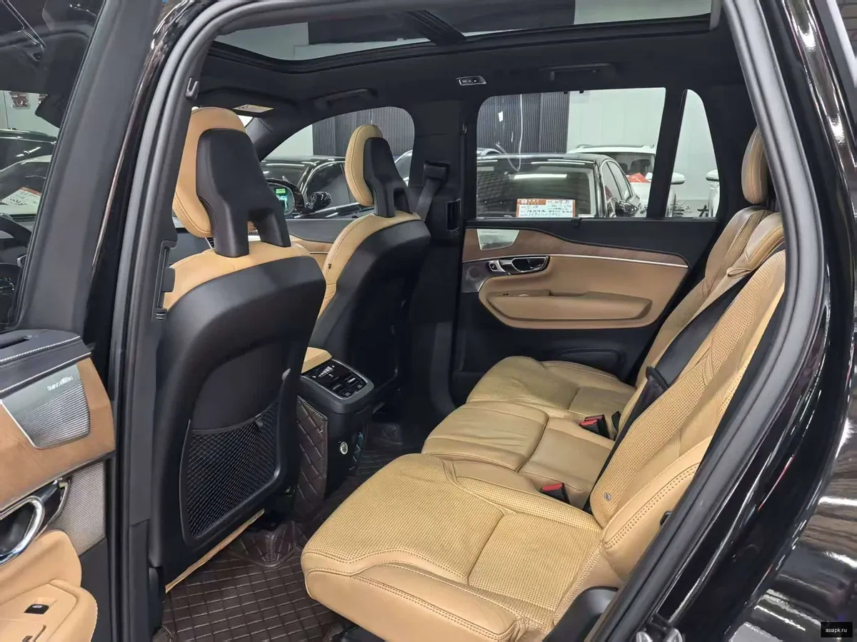 Volvo XC90 6