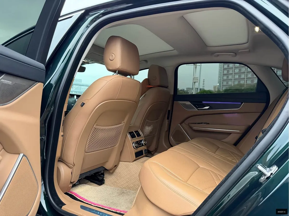 Jaguar XF 6